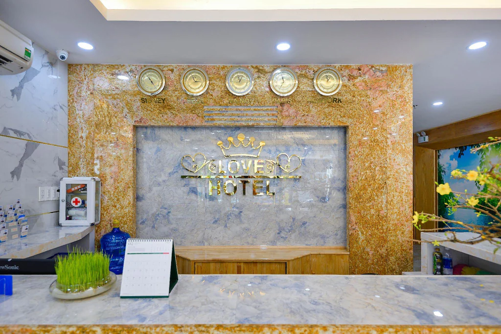 love hotel airpor